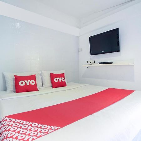 Oyo 1054 Phuket Backpacker Hostel Dış mekan fotoğraf