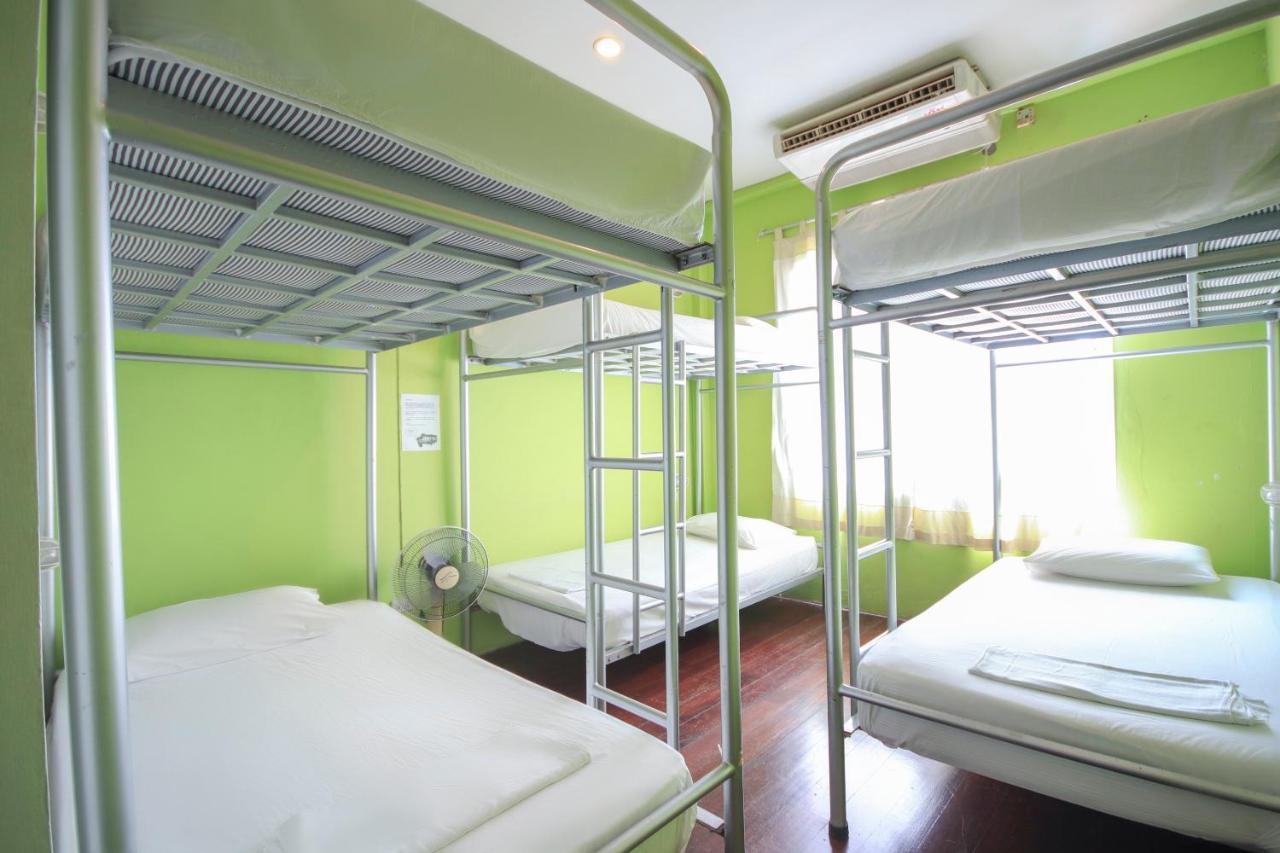 Oyo 1054 Phuket Backpacker Hostel Dış mekan fotoğraf