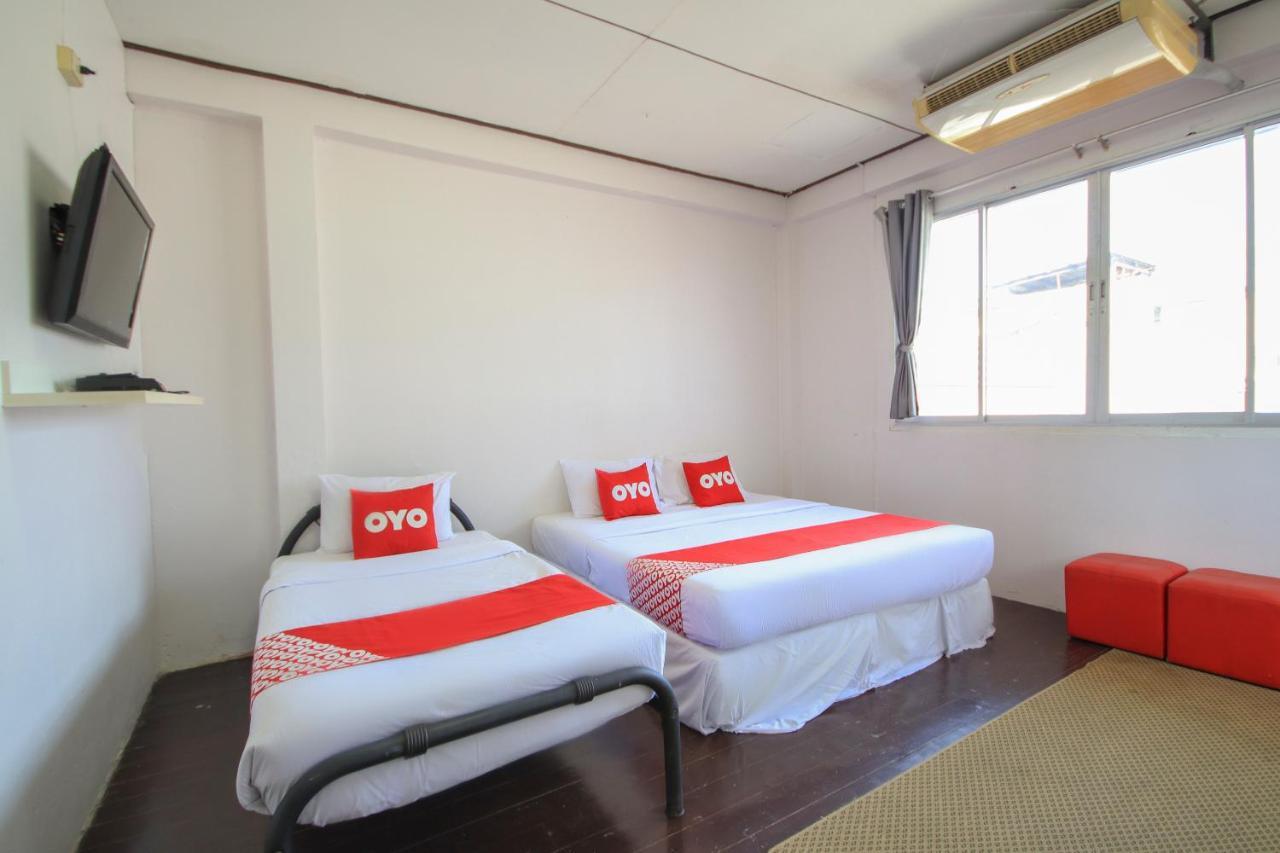 Oyo 1054 Phuket Backpacker Hostel Dış mekan fotoğraf