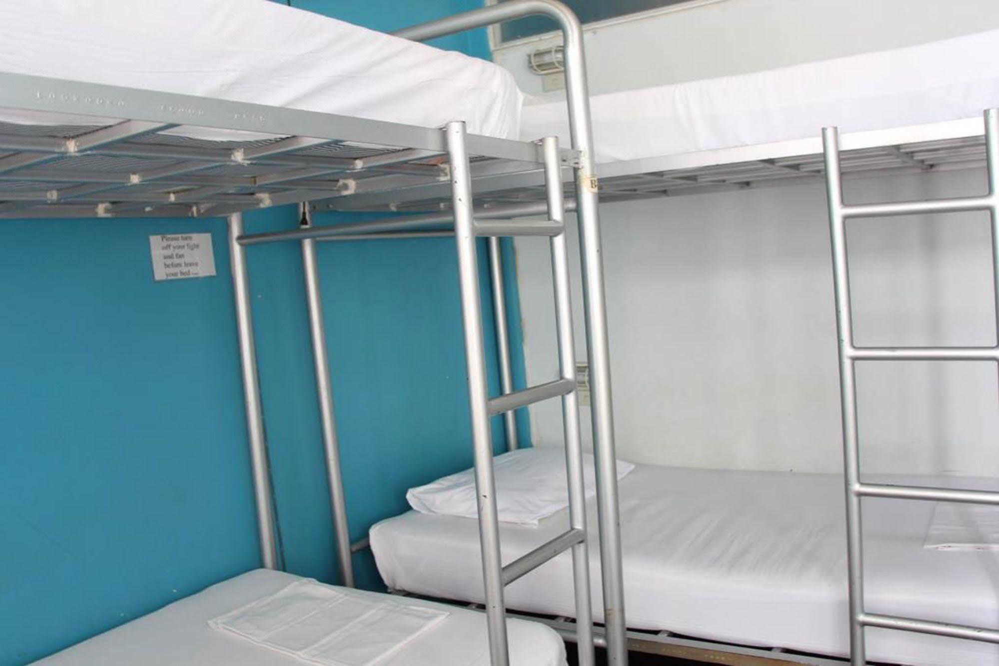 Oyo 1054 Phuket Backpacker Hostel Dış mekan fotoğraf